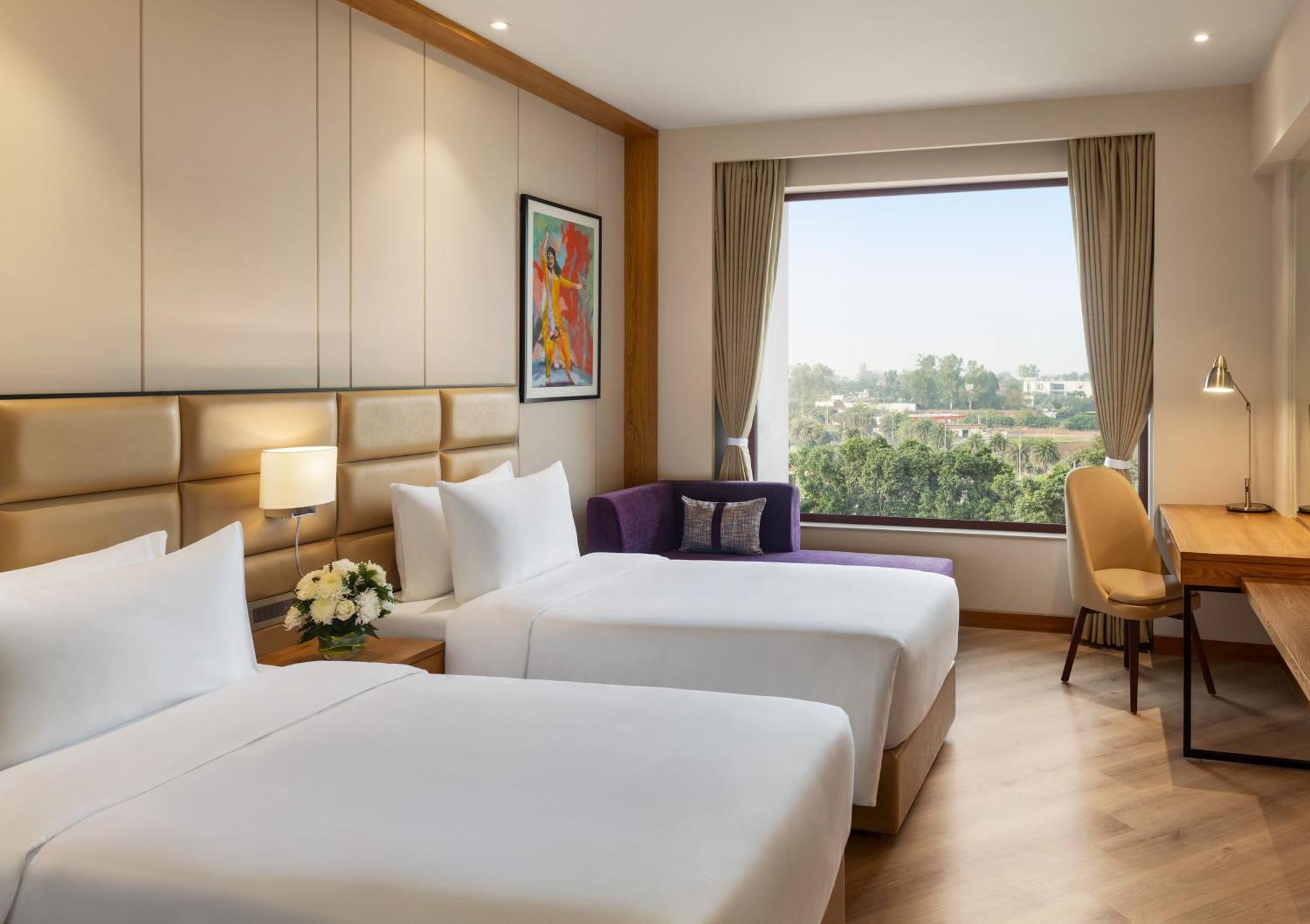 Ramada Encore By Wyndham Amritsar Airport Εξωτερικό φωτογραφία