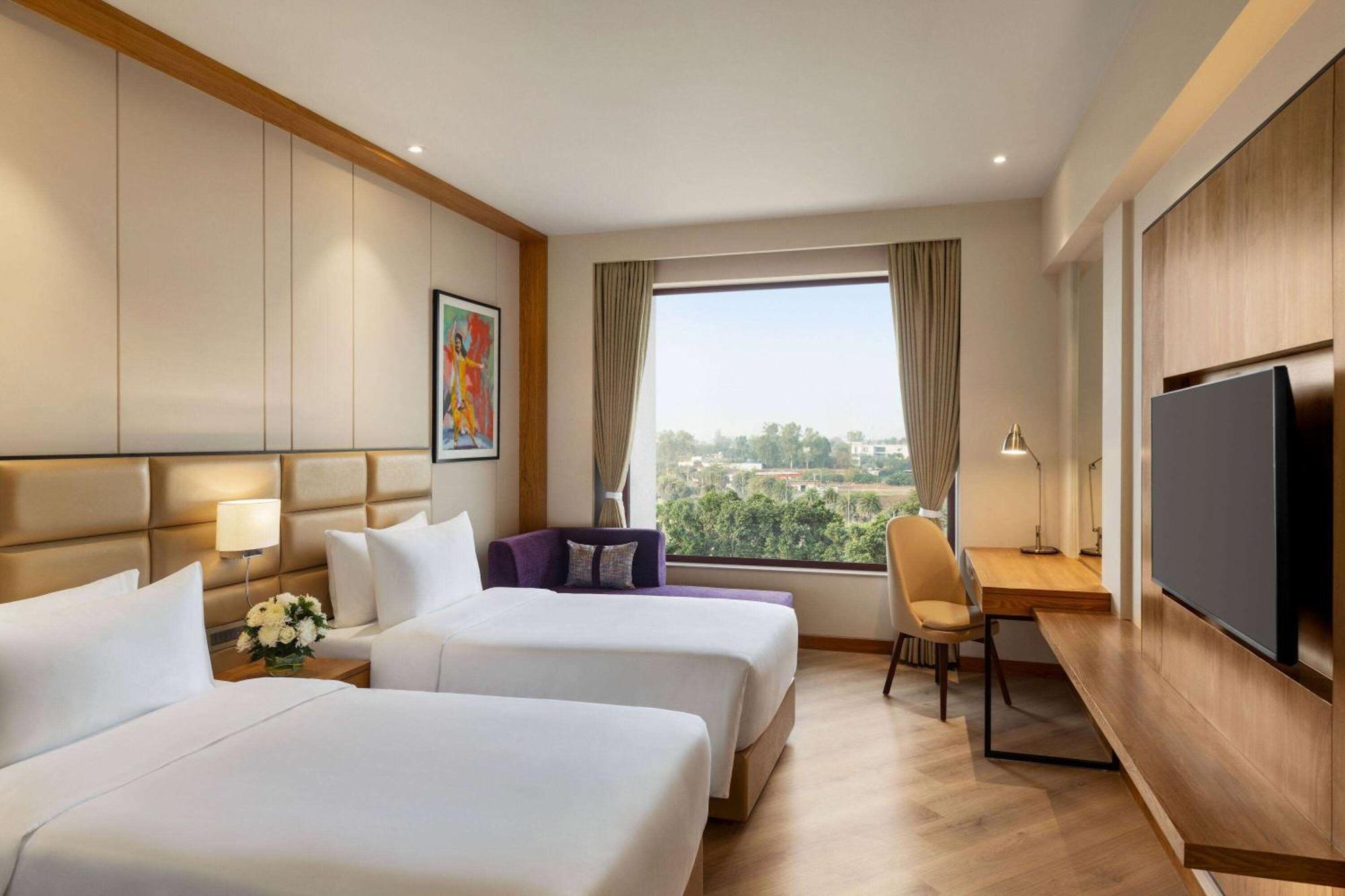Ramada Encore By Wyndham Amritsar Airport Εξωτερικό φωτογραφία