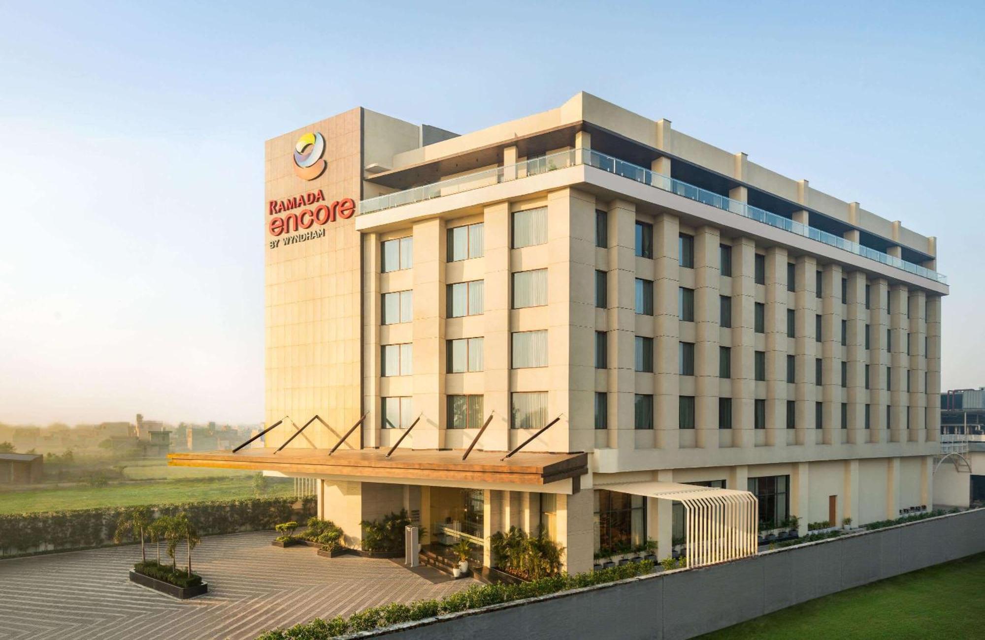 Ramada Encore By Wyndham Amritsar Airport Εξωτερικό φωτογραφία